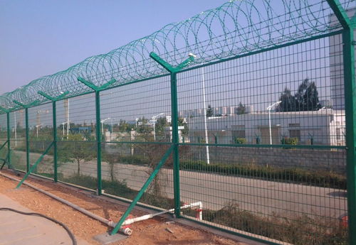 供应Y型柱护栏网 机场防攀爬护栏网 刀片刺绳护栏网